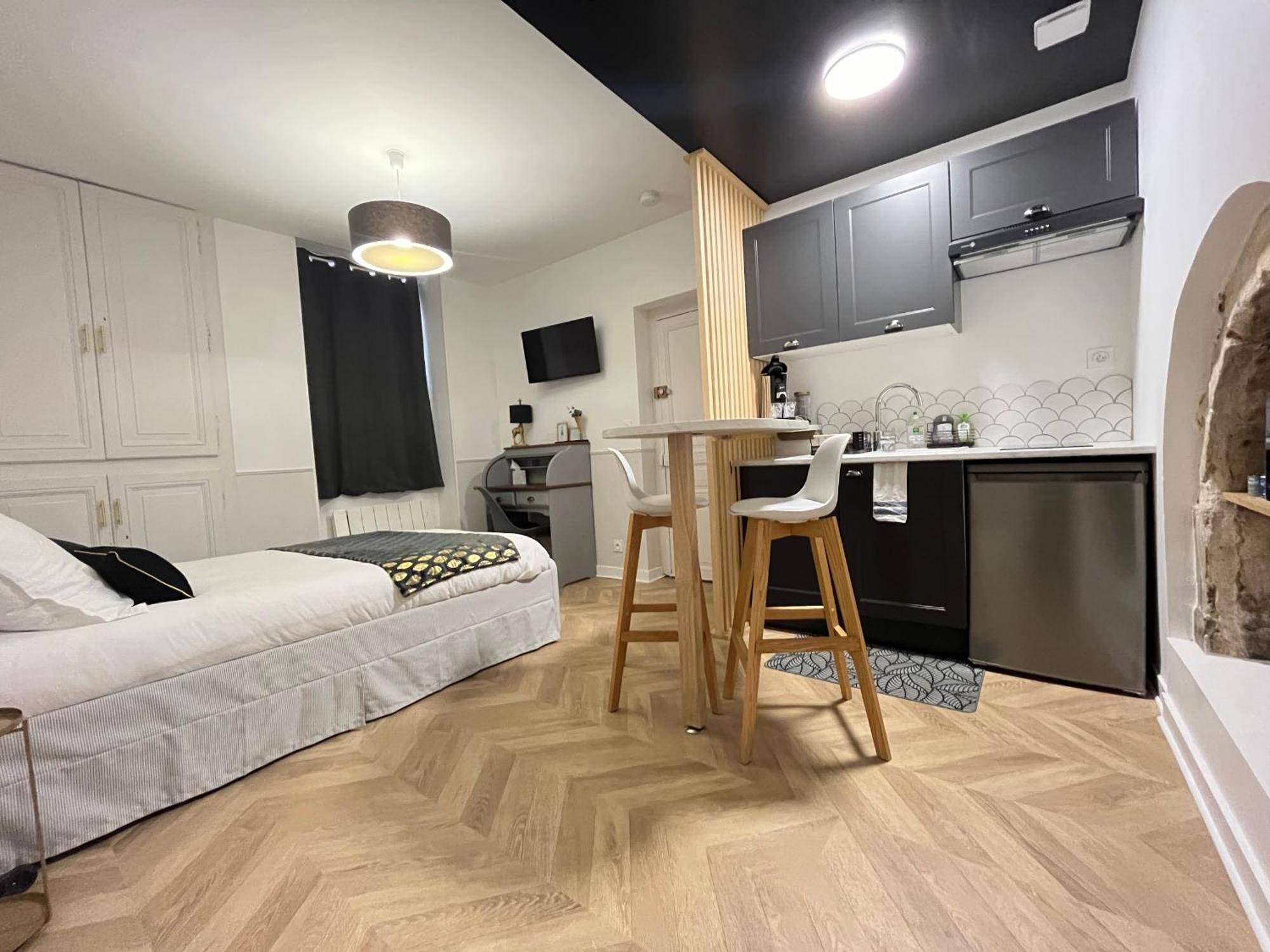 Le Studio Haslay Seraucourt En Plein Coeur De Ville De Bourges - Charme De L Ancien Et Confort Contemporain Oda fotoğraf