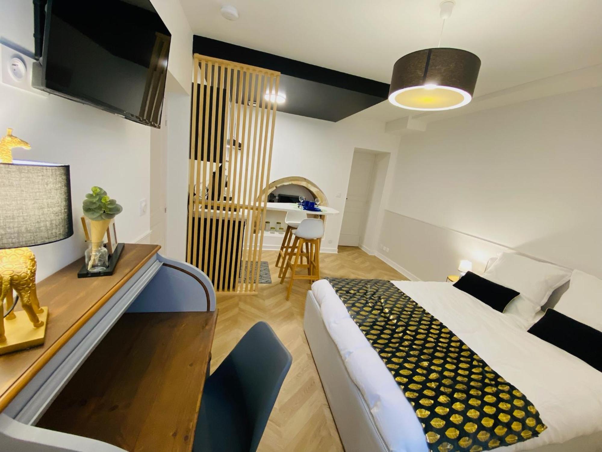 Le Studio Haslay Seraucourt En Plein Coeur De Ville De Bourges - Charme De L Ancien Et Confort Contemporain Dış mekan fotoğraf